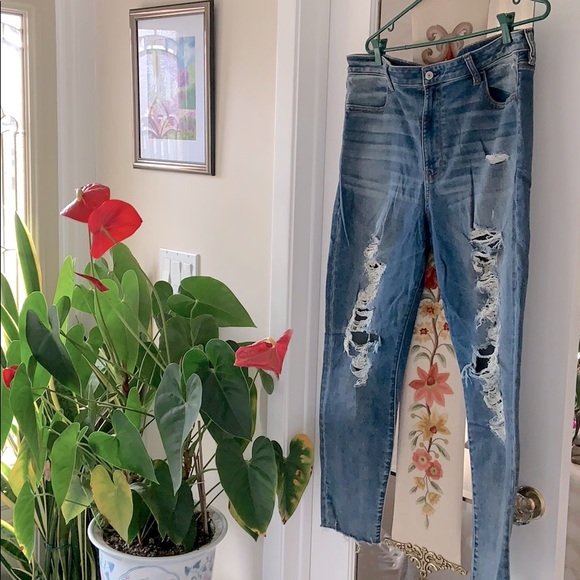 American Eagle distressed high-rise skinny jeans